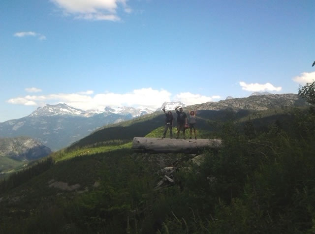 Con Aziza y Lance sobre Soo Valley