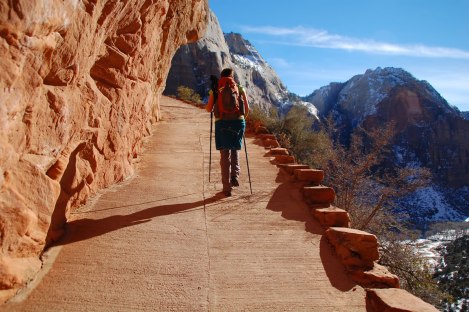 Sí... el sendero está pavimentado!