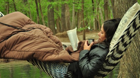 Disfrutando un tecito caliente y un buen libro