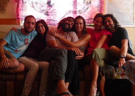 Sergio y Saray a la izquierda; Cristián y Claudia al centro y nosotros a la derecha.