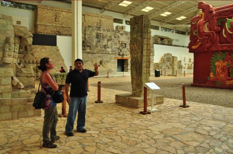 En el Museo de las Esculturas, Ruinas de Copán