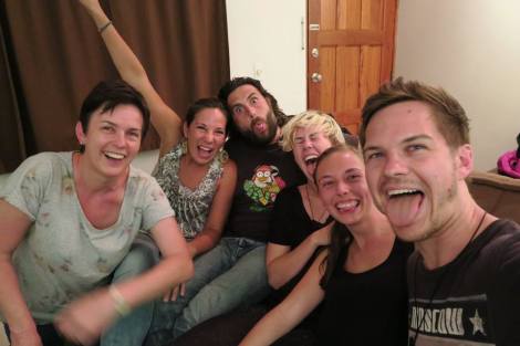 The Kid y su familia, después de varias chelas y rones, por supuesto.