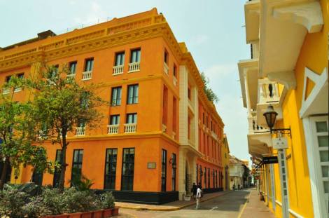 La ciudad amurallada es espectacular, mantiene la arquitectura colonial y está muy bien mantenida