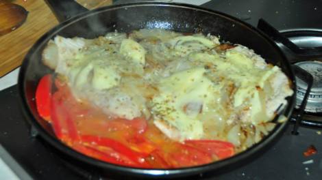 Cancato! Pescado, tomate, queso, cebolla... una delicia!