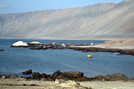 Una de las caletas lindas en el camino.